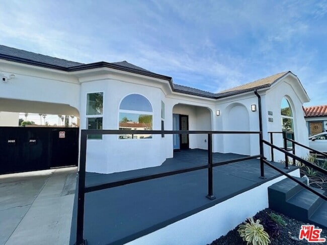 Building Photo - 3021 Wellington Rd