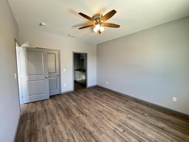 Building Photo - 1232 Grace Ave