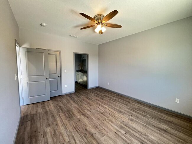 Foto del edificio - 1232 Grace Ave