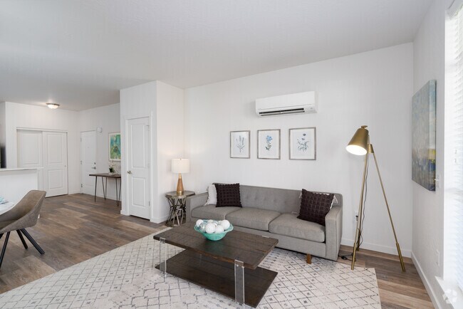 2 habitaciones, 2 baños - 1065 pies cuadrados - Sala de estar - The Northern at Coeur dAlene Place