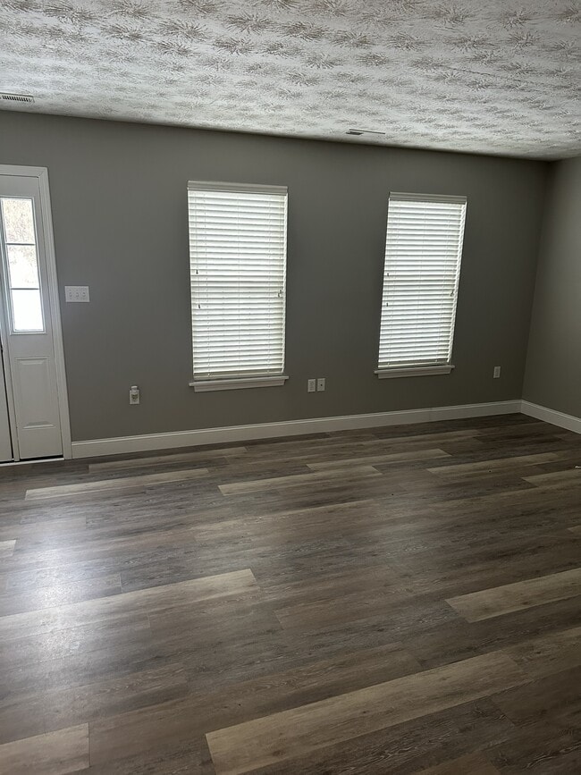 Building Photo - 795 Cedar Creek Rd