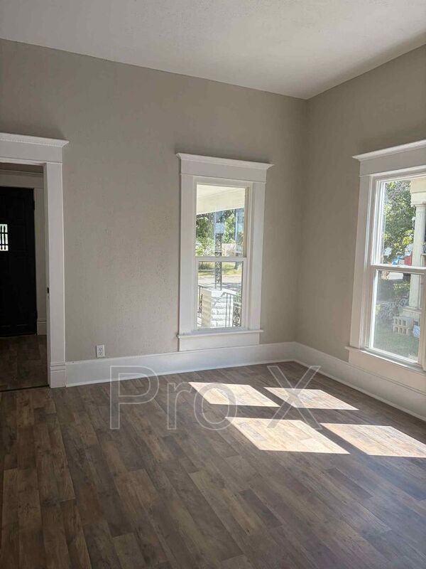Building Photo - 1712 S Connor Ave