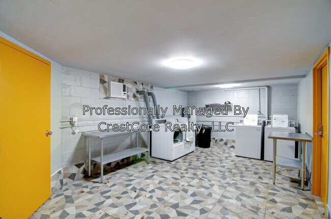 Foto del edificio - 1460 Monroe Ave