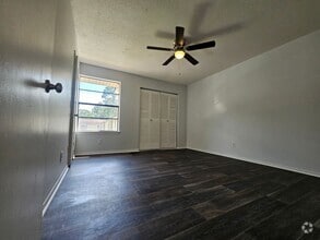 Building Photo - 901 Olmstead Dr