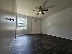 Building Photo - 901 Olmstead Dr