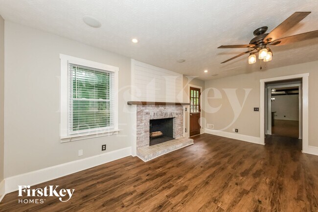 Building Photo - 2902 Moorings Pkwy SW