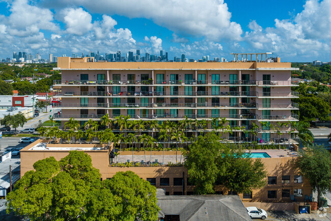 Building Photo - Coral Pointe Condo