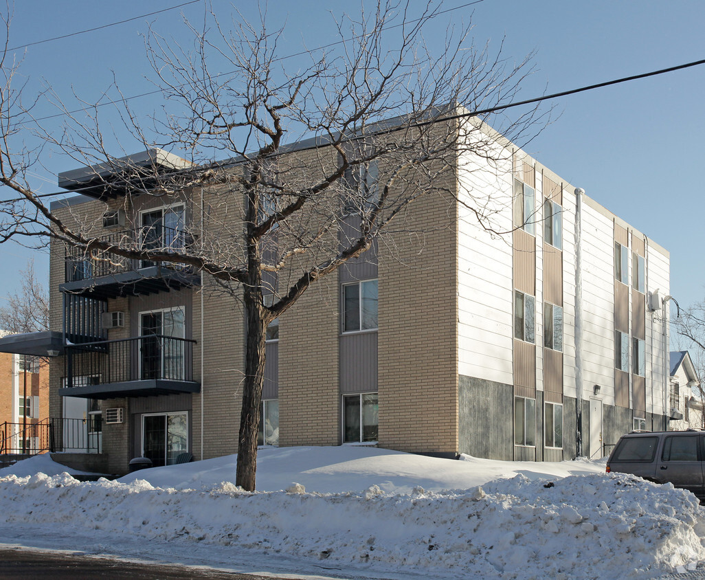 Building Photo - 580 Minnehaha Ave E