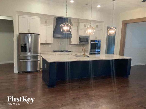 Foto del edificio - 10242 Evergreen Manor Cv