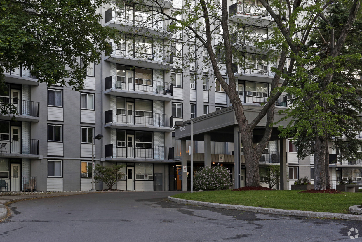 Building Photo - Somerset Towers East & West