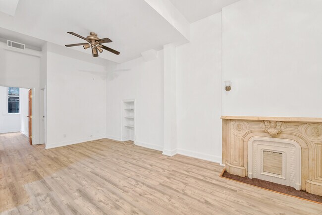 Building Photo - 203 E 82nd St