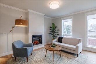 Building Photo - 105 W Court St Building Photo - 105 W Court St