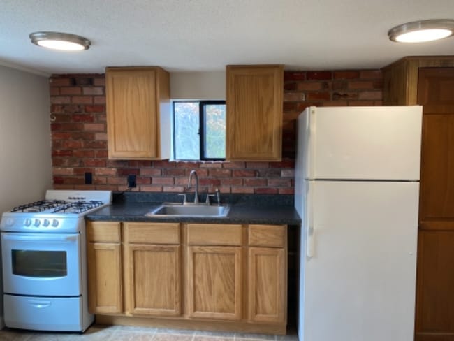 Photo - 339 Village St Townhome