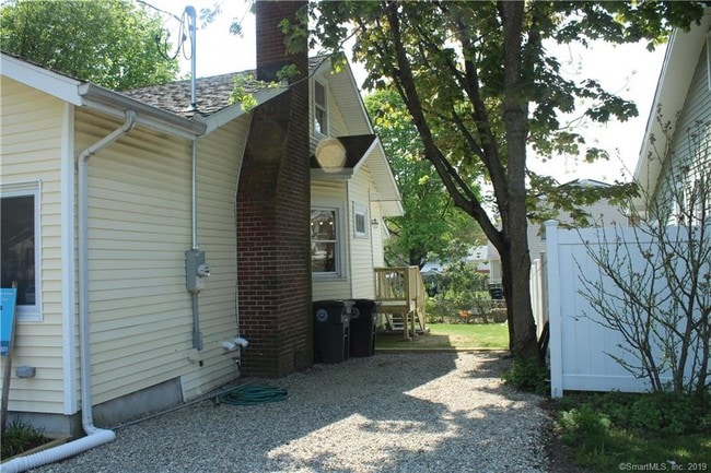 Building Photo - 9 Miller Ave