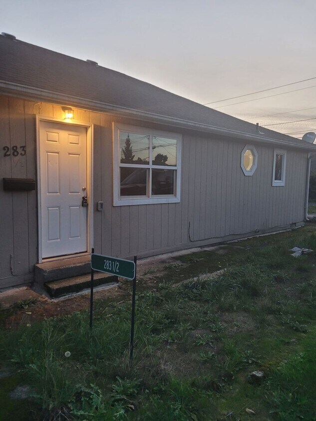 Primary Photo - 281 17th Ave