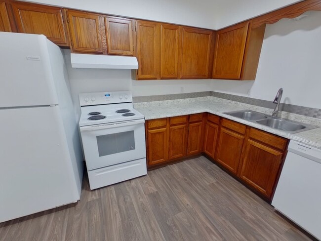 Building Photo - 3233 S Illinois St