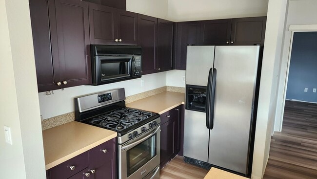Building Photo - Lake Union View Condo 2 bed Avail 10/1