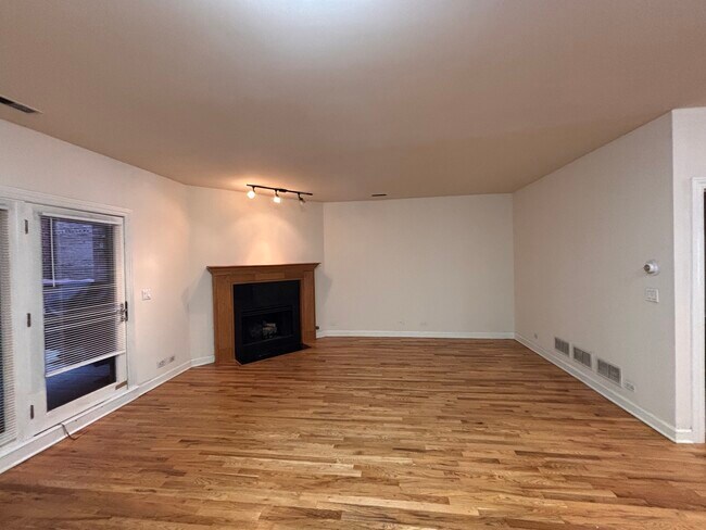 Foto del edificio - 3349 N Clark St