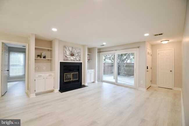 Building Photo - 6908 Sandra Marie Cir