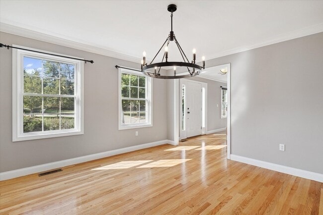 Foto del edificio - 19 Benjamin Ln