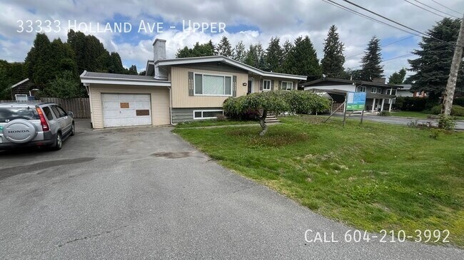 Building Photo - Charming 3 Bedroom Upper