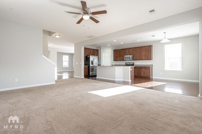 Foto del edificio - 407 Forest Hills Rd