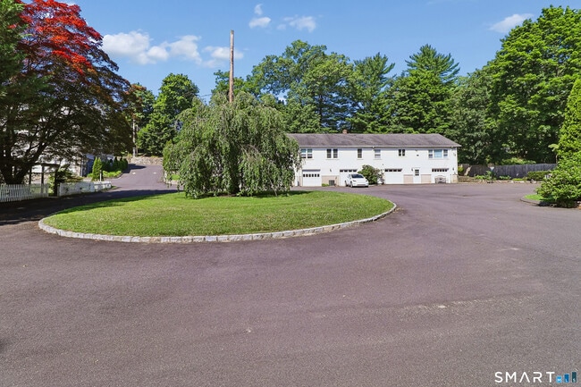 Building Photo - 12 Husted Ln