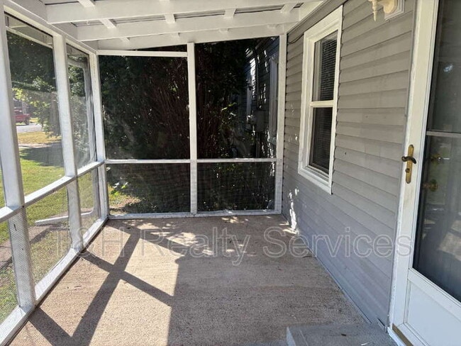 Building Photo - 4926 Carvel Ave