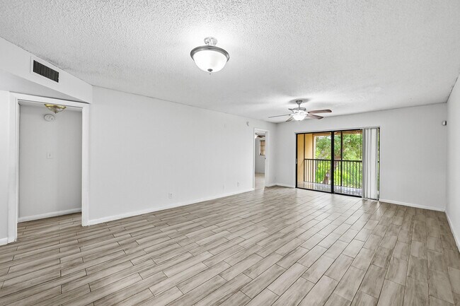 Foto del edificio - 2039 Coral Ridge Dr