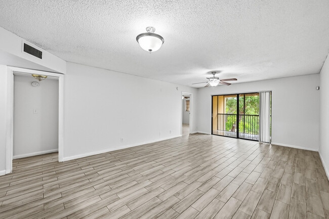 Building Photo - 2039 Coral Ridge Dr