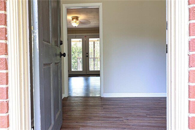 Building Photo - 5718 Swymer Dr