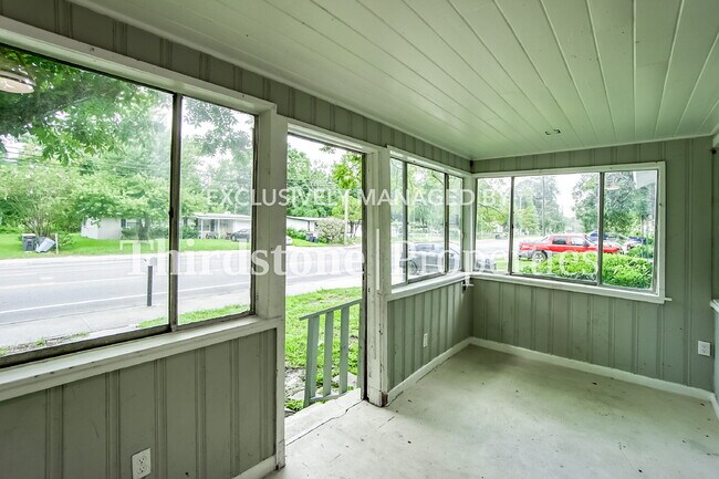 Foto del edificio - 3032 W 5th St