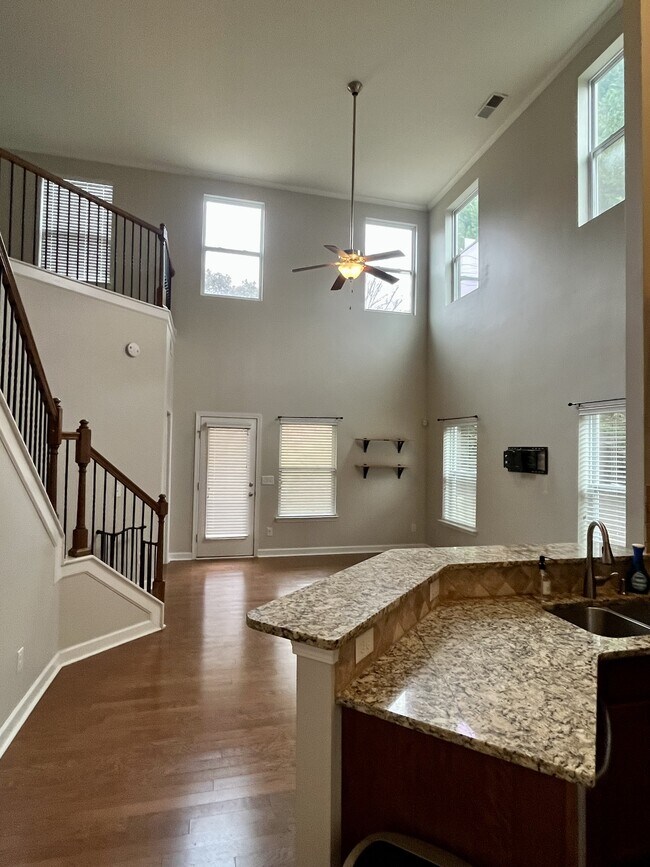 Foto del edificio - 5661 Tipperlinn Way