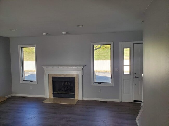 Building Photo - 4408 Sherman Park Dr