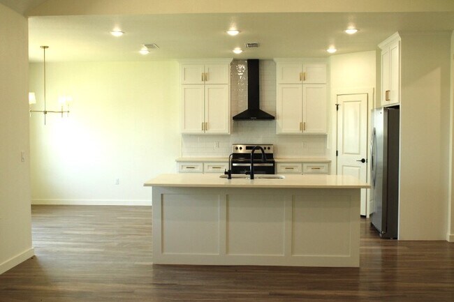 Building Photo - 125 Middleton Ln