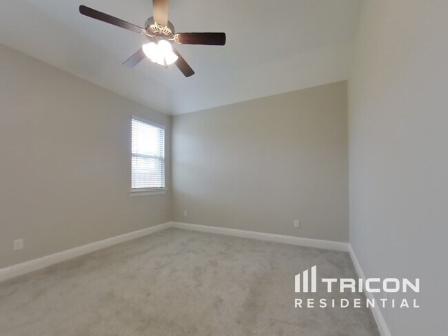 Building Photo - 11201 Klondike Lane Aubrey TX