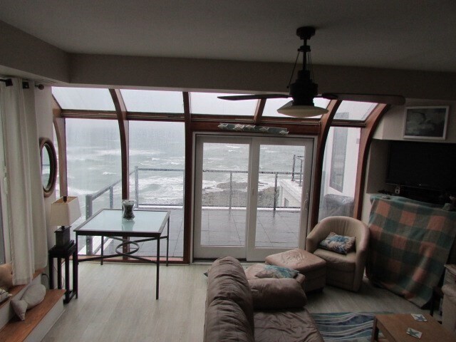 Foto del edificio - 54 Oceanside Dr