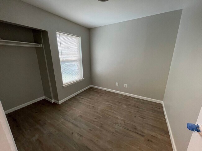 Building Photo - 1533 Sioux Trail
