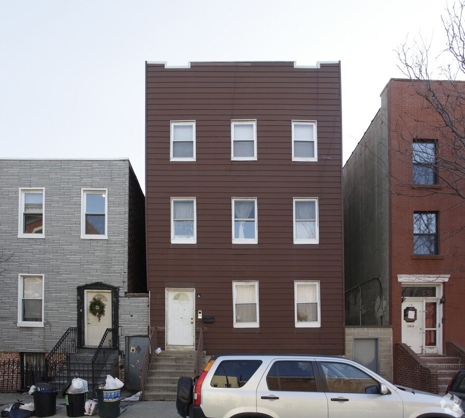 Building Photo - 76 Freeman St
