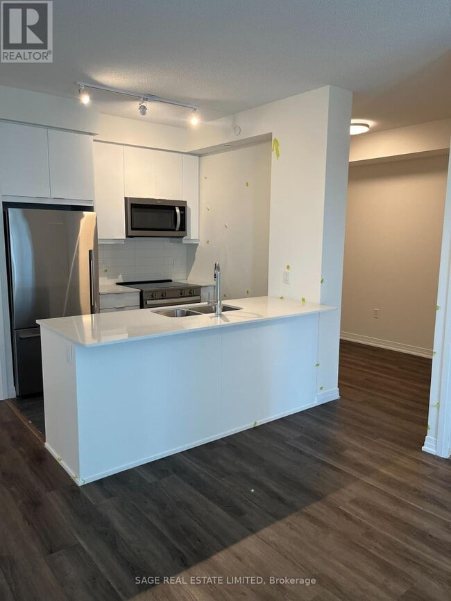 Building Photo - 15 Watergarden Dr