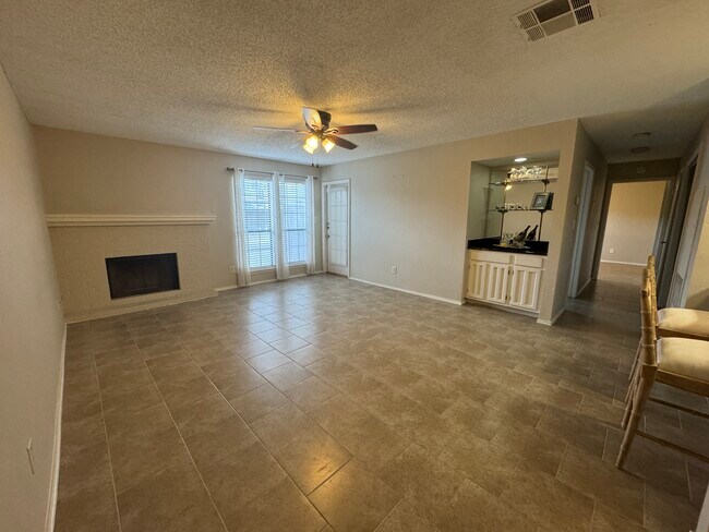 Building Photo - 1202 Thorpe Ln