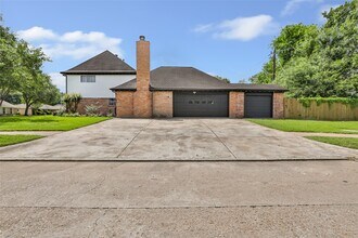 Building Photo - 3602 Ridgeview Dr