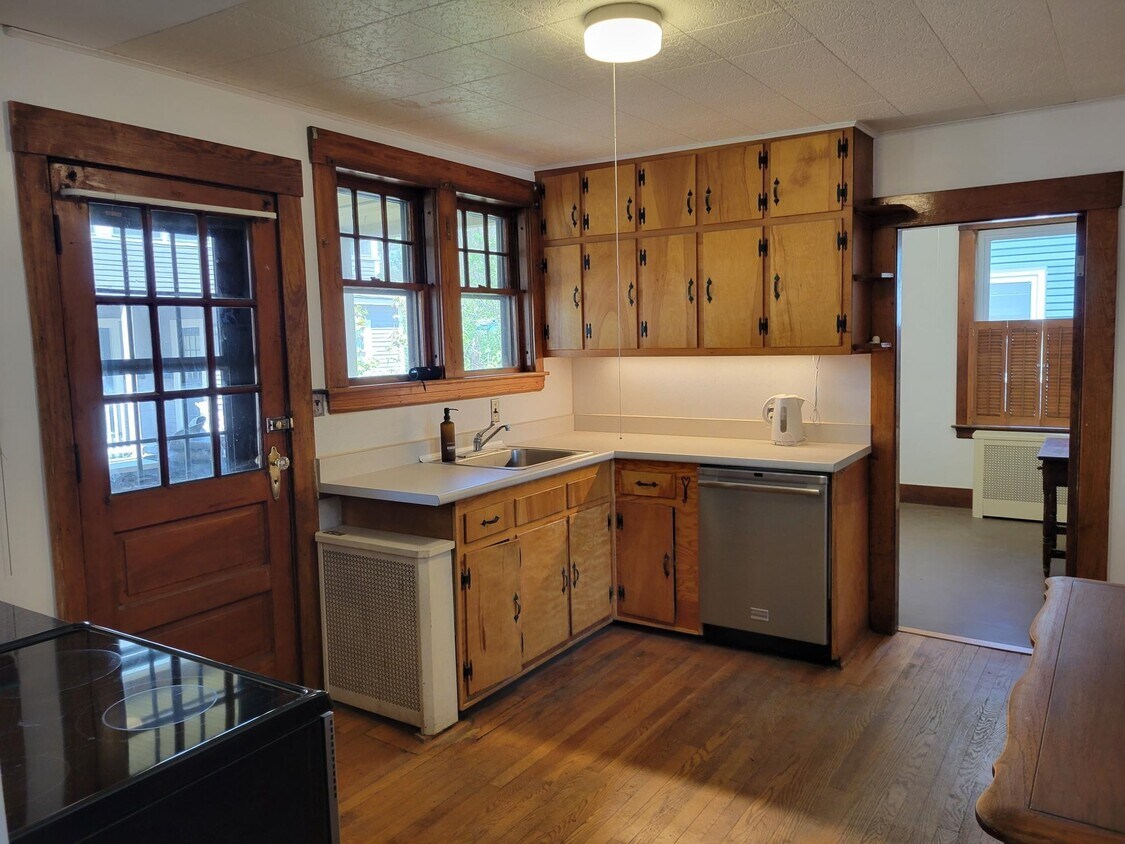 Primary Photo - 233 Washington St