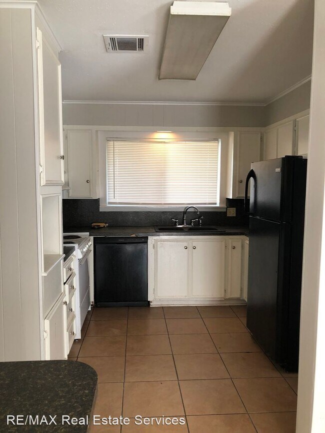 Foto del edificio - 4 br, 3 bath House - 1204 Gretchen Lane