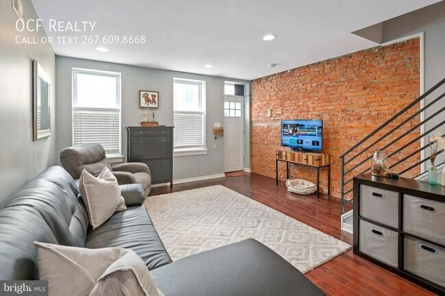 Photo - 2016 Oakford St House