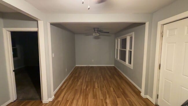 Building Photo - Cute 2BD/1BA