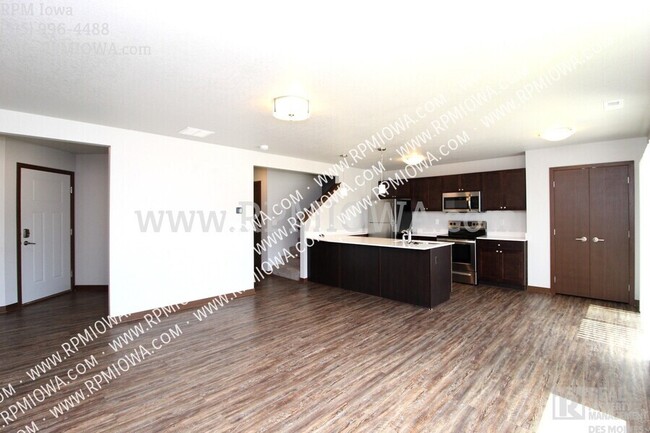 Foto del edificio - GREAT LOCATION!! 3 Bedroom, 2.5 Bath Townh...