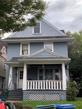 Building Photo - 497 Melville St