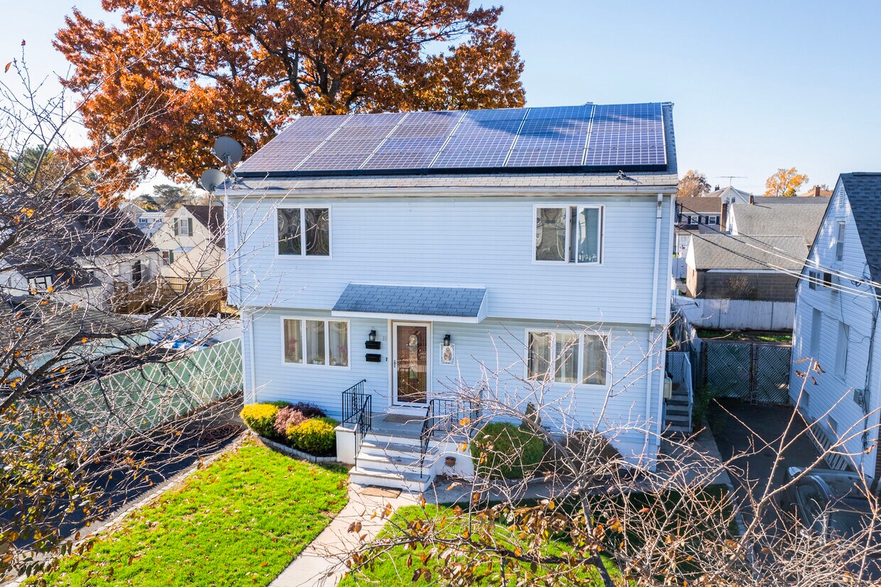 15 Center St Unit 2, Belleville, NJ 07109 Apartments in Belleville