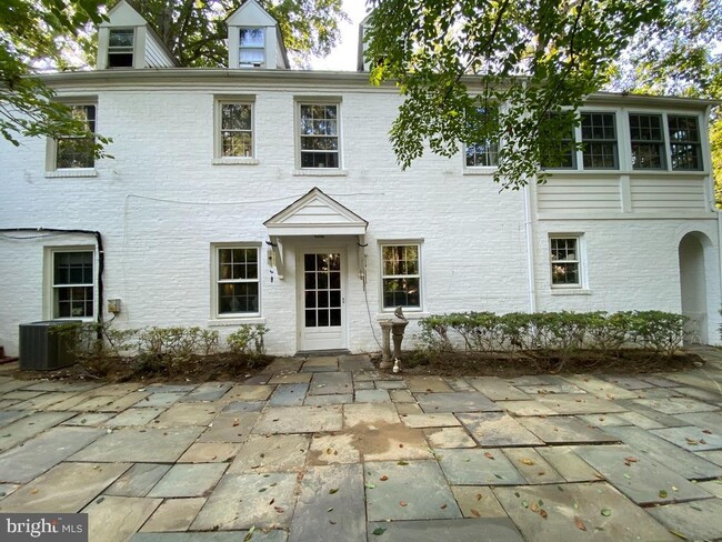 Building Photo - 5215 Abingdon Rd